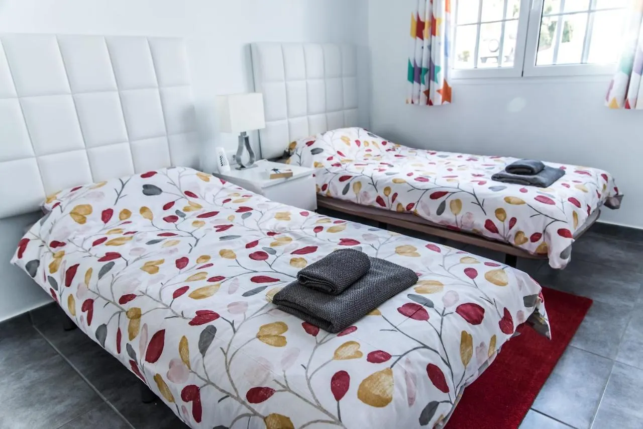 Sunny Days Home With Shared Pool And Free Wifi Puerto del Carmen