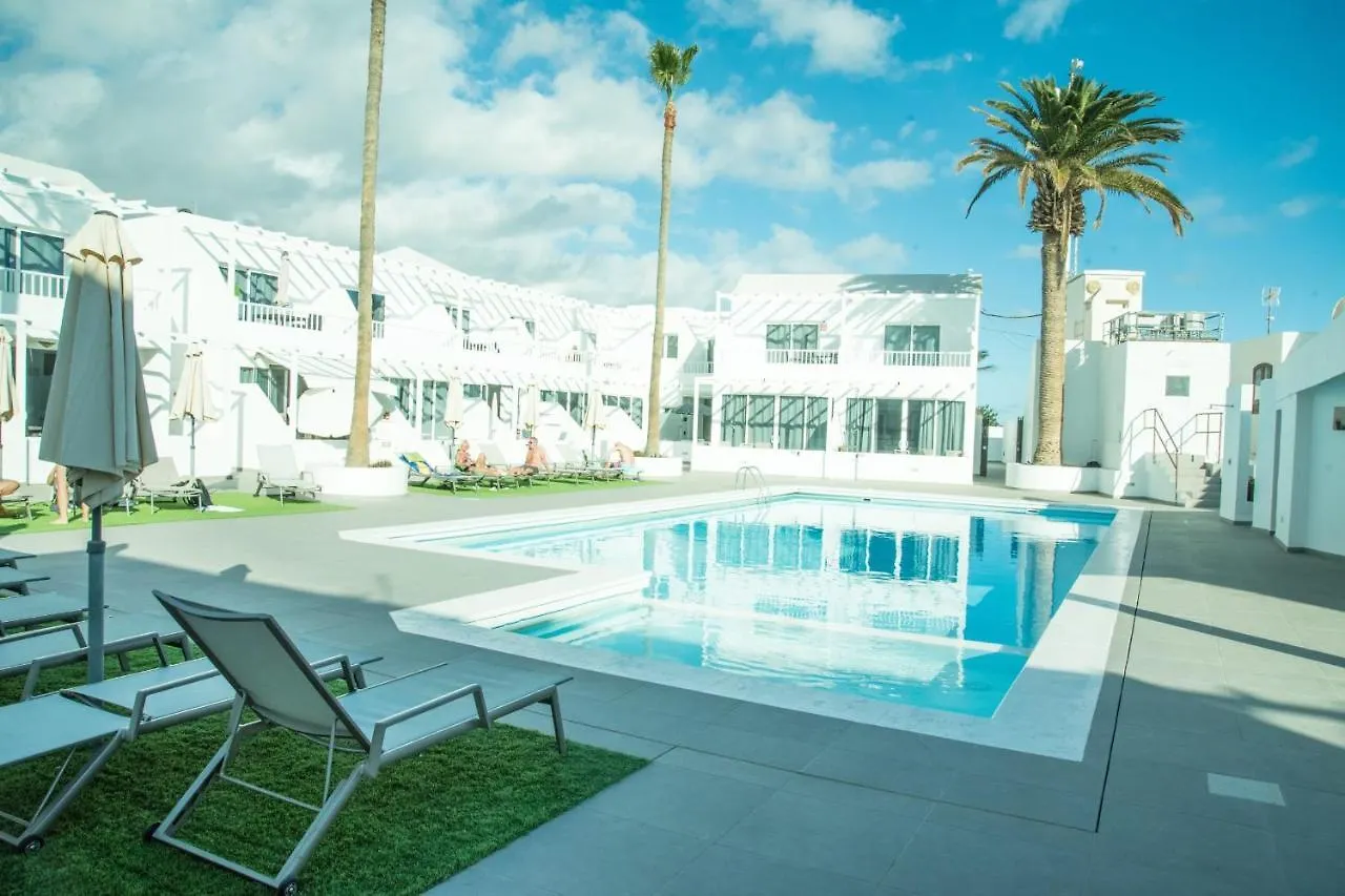 Apartment Sunny Days Home With Shared Pool And Free Wifi Puerto del Carmen