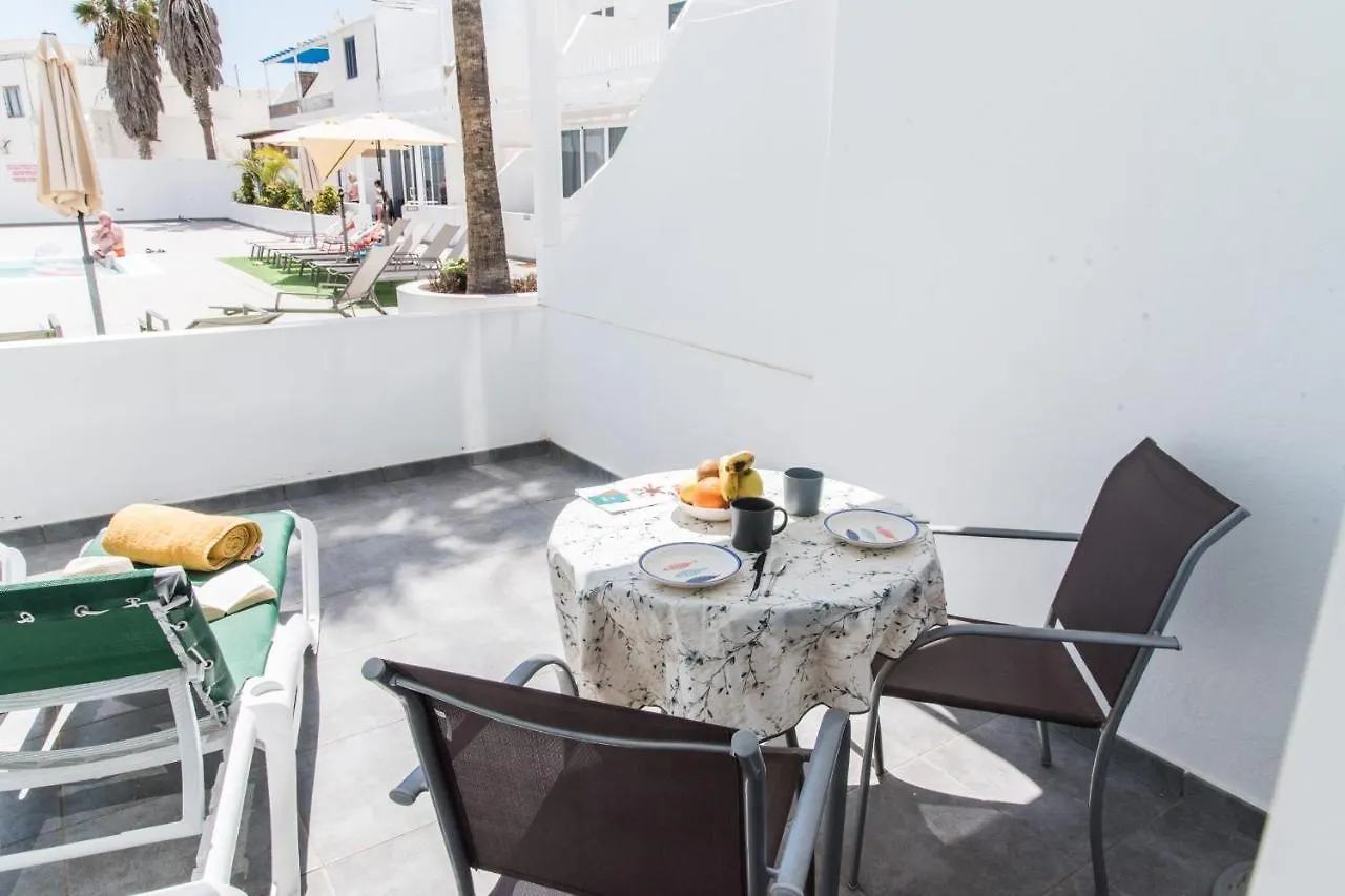 Sunny Days Home With Shared Pool And Free Wifi Puerto del Carmen  Apartment