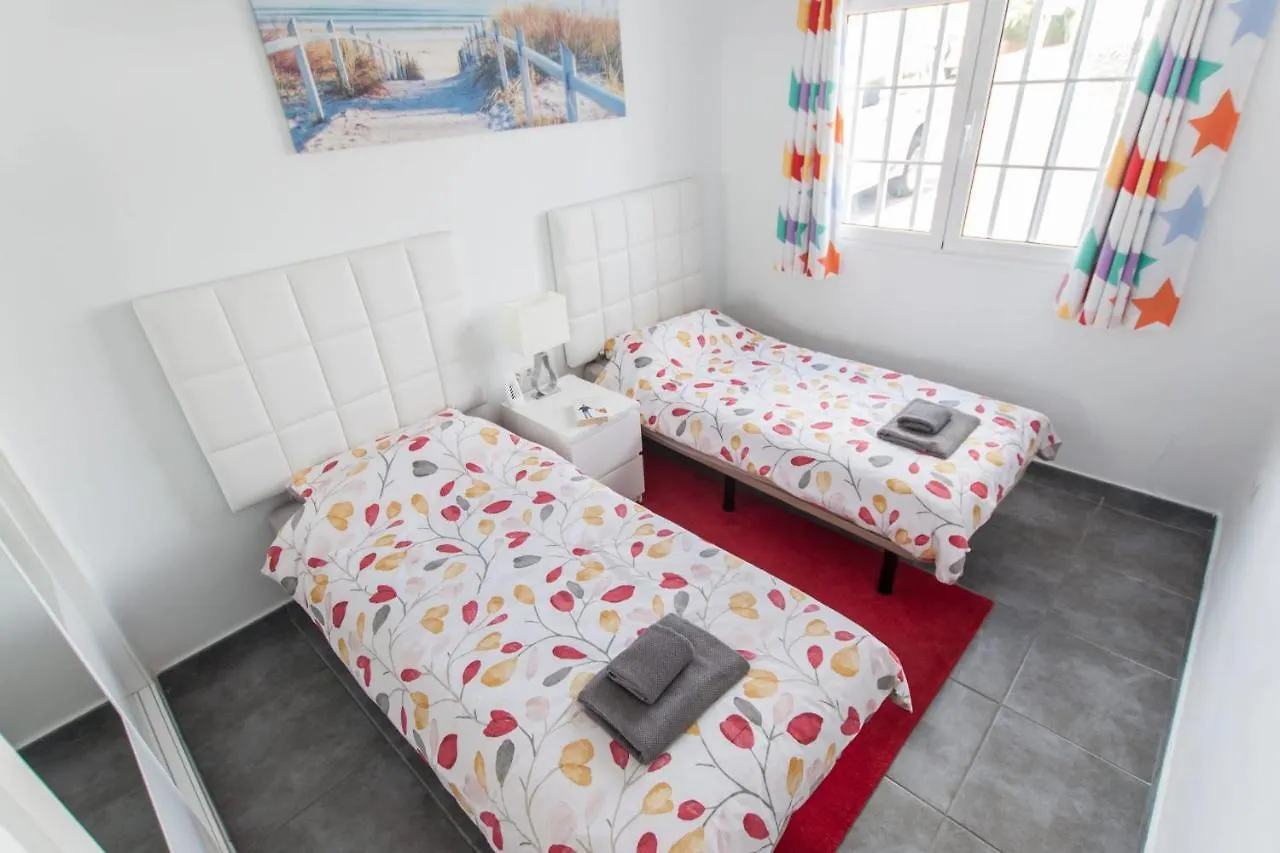 Apartment Sunny Days Home With Shared Pool And Free Wifi Puerto del Carmen