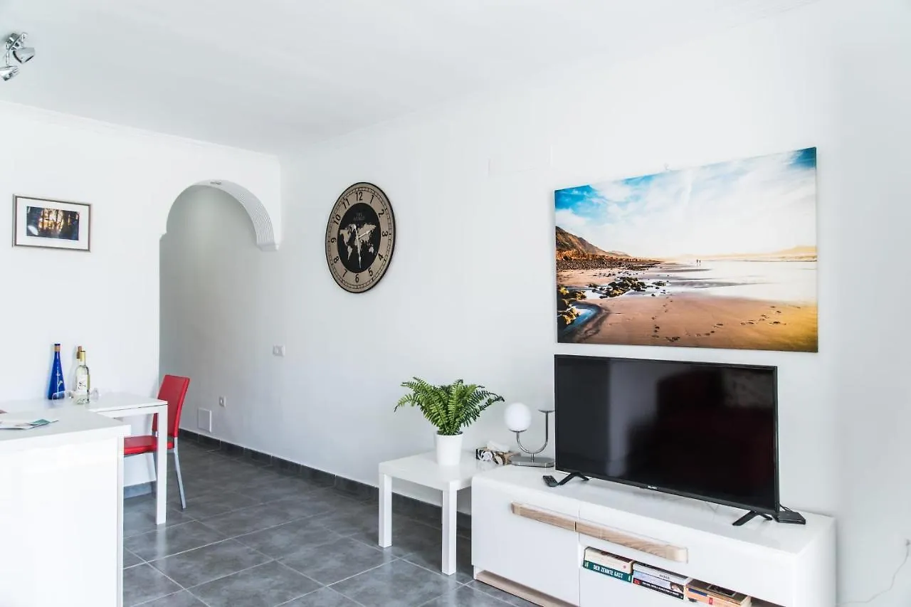 Sunny Days Home With Shared Pool And Free Wifi Puerto del Carmen